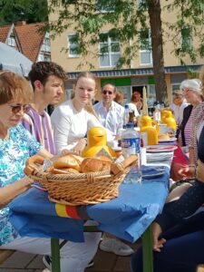 Bei bestem Wetter nahm auch der Partnerschaftsverein am Bürgerbrunch 2024 teil.