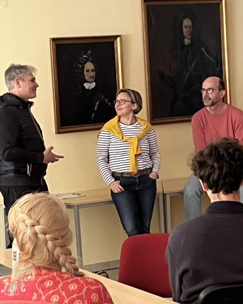 Anja Heilmann und Ulrich Klose beim Verein „Vlothoer für Flüchtlinge“