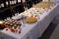 Gemeinsame Veranstaltung „Sponsorenessen“ von Partnerschaftsverein Vlotho – Aubigny und Kochclub Chuchi in der Weinhandlung Schmidt. (Bild: Ulrich Klose)