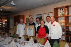 Die Partnerschaftsvereins-Kochclubs und Chuchi Vlotho nach „geschlagener Schlacht“.