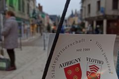 Téléthon 2022 in Aubigny: Erstmals hatten wir auch die neuen Aufkleber des Partnerschaftsvereins Vlotho – Aubigny dabei. (Bild: Vanessa Wolke)