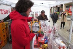Seit jeher ein Renner beim Téléthon in Aubigny: Herforder Bier. Hier beim Téléthon im Jahr 2014 in Aubigny. (Bild: Ulrich Klose)