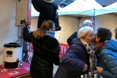 Telethon 2019: Aufbau des Standes (Bild: Heike Begemann-Dröge)