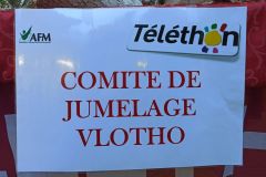 Téléthon 2022 in Aubigny: Hinweis auf den Partnerschaftsverein Vlotho – Aubigny. (Bild: Vanessa Wolke)