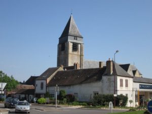 Blick auf die Kirche St. Martin von Aubigny-sur-Nère (Bild: Ulrich Klose)