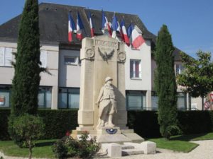 Kriegerdenkmal von Aubigny-sur-Nère (Bild: Ulrich Klose)