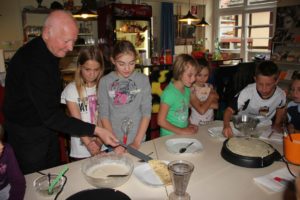 Crêpes-Backen bei den Vlothoer Ferienspielen